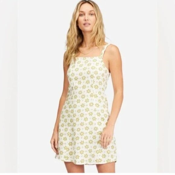 Billabong Dresses & Skirts - Billabong Daisy Craze NWT Green Floral Mini Dress